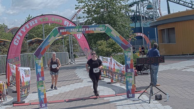 Running image for anna leah grosso in brooklyn beach half marathon 10k 5k 2023 june 04