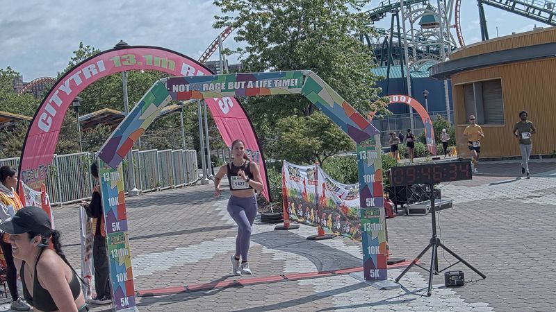 Running image for arianna wagar in brooklyn beach half marathon 10k 5k 2023 june 04