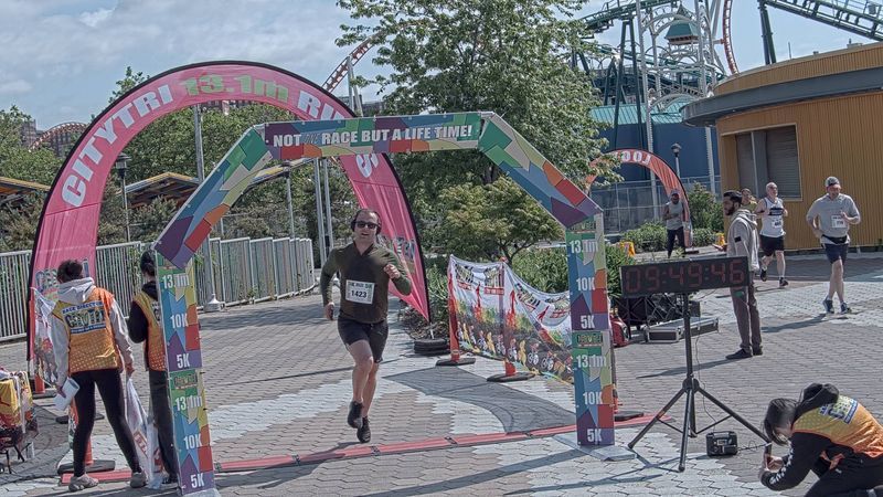 Running image for norayr yerznkyan in brooklyn beach half marathon 10k 5k 2023 june 04