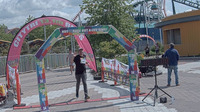Running image for saptarshi chatterjee in brooklyn beach half marathon 10k 5k 2023 june 04