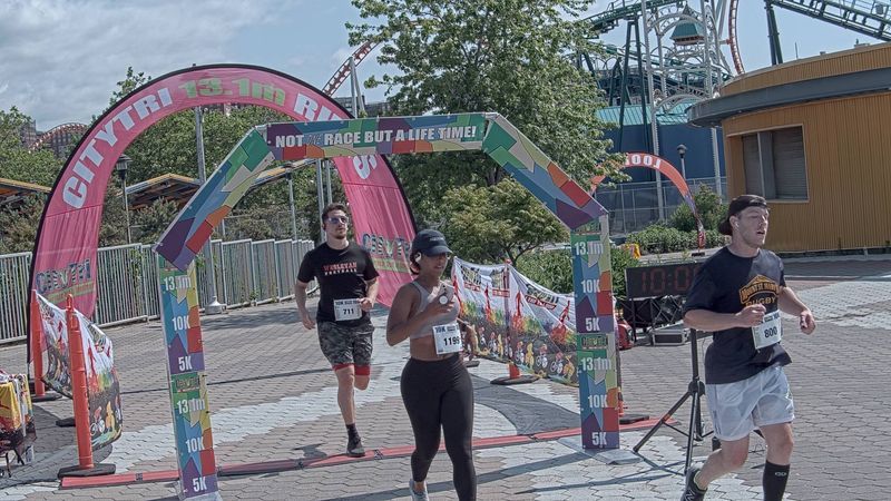 Running image for sebastian cañizares in brooklyn beach half marathon 10k 5k 2023 june 04