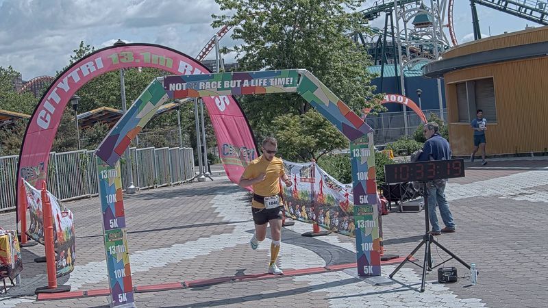 Running image for stefan waldvogel in brooklyn beach half marathon 10k 5k 2023 june 04