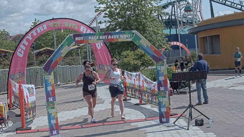 Running image for taylor gilliam in brooklyn beach half marathon 10k 5k 2023 june 04