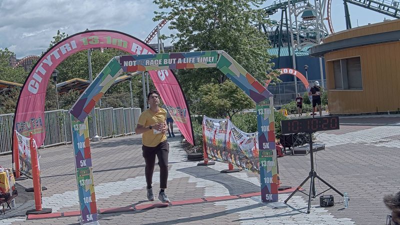 Running image for vineet tejwani in brooklyn beach half marathon 10k 5k 2023 june 04