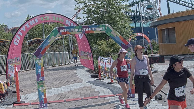 Running image for wanqing luo in brooklyn beach half marathon 10k 5k 2023 june 04